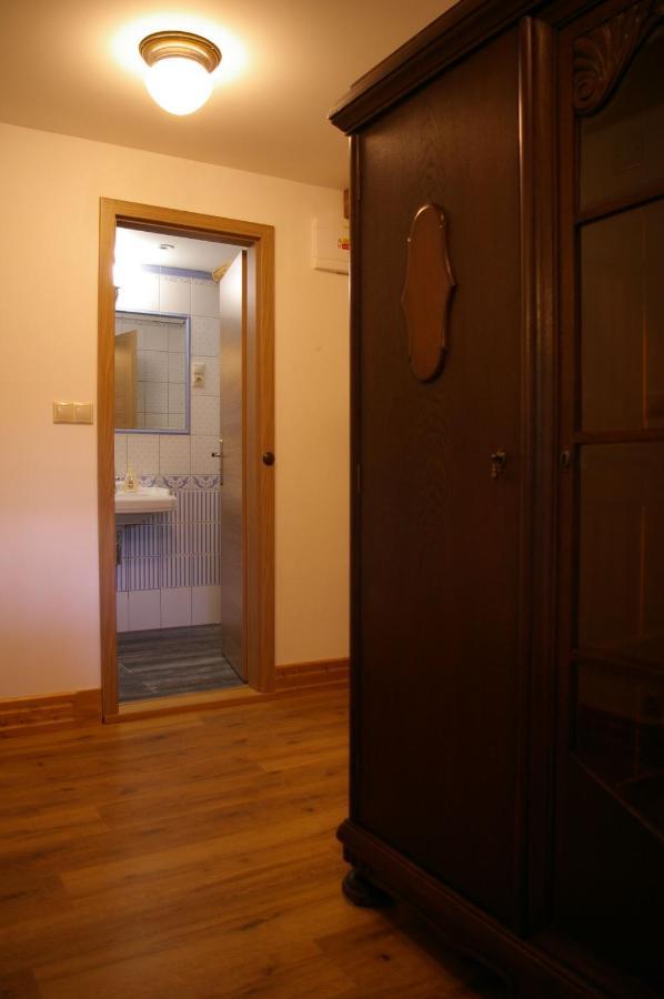 Penzion Mansky Dvur Dolni Zandov Exterior photo