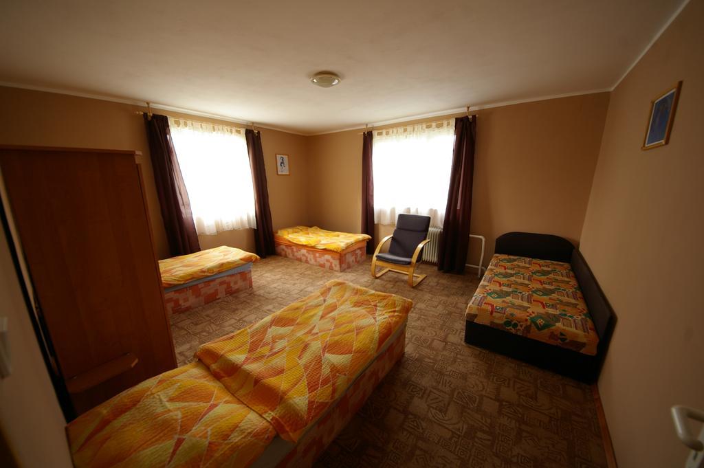 Penzion Mansky Dvur Dolni Zandov Exterior photo