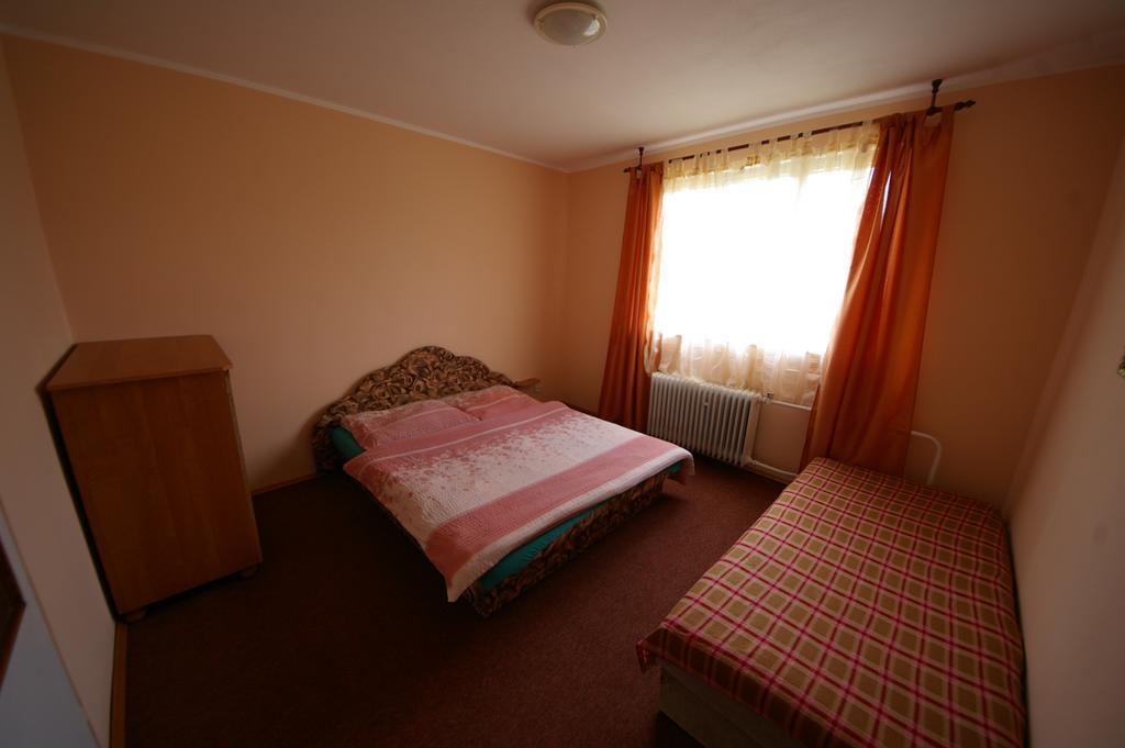 Penzion Mansky Dvur Dolni Zandov Exterior photo